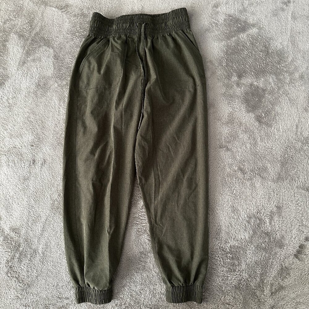 Albion Fit Green Pull On Pants Joggers Women's Small Petite SP Athleisure